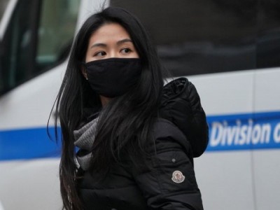 china_corona_lady_-1615339083.jpg